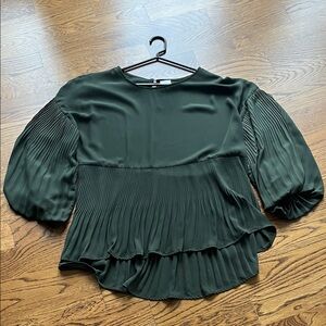 Elegant Green Pleated Women's Top